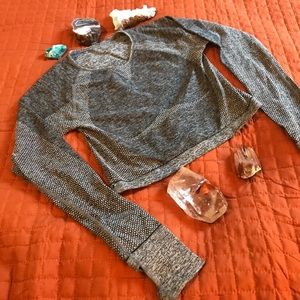 Athleta brand new cropped long sleeve fitness shirt
